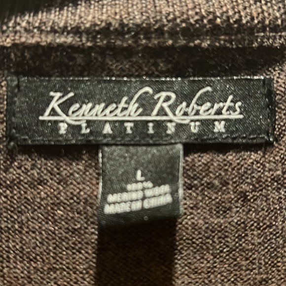 Men’s large, Kenneth Roberts, platinum, 100% merino wool zip up sweater vest - Picture 4 of 6